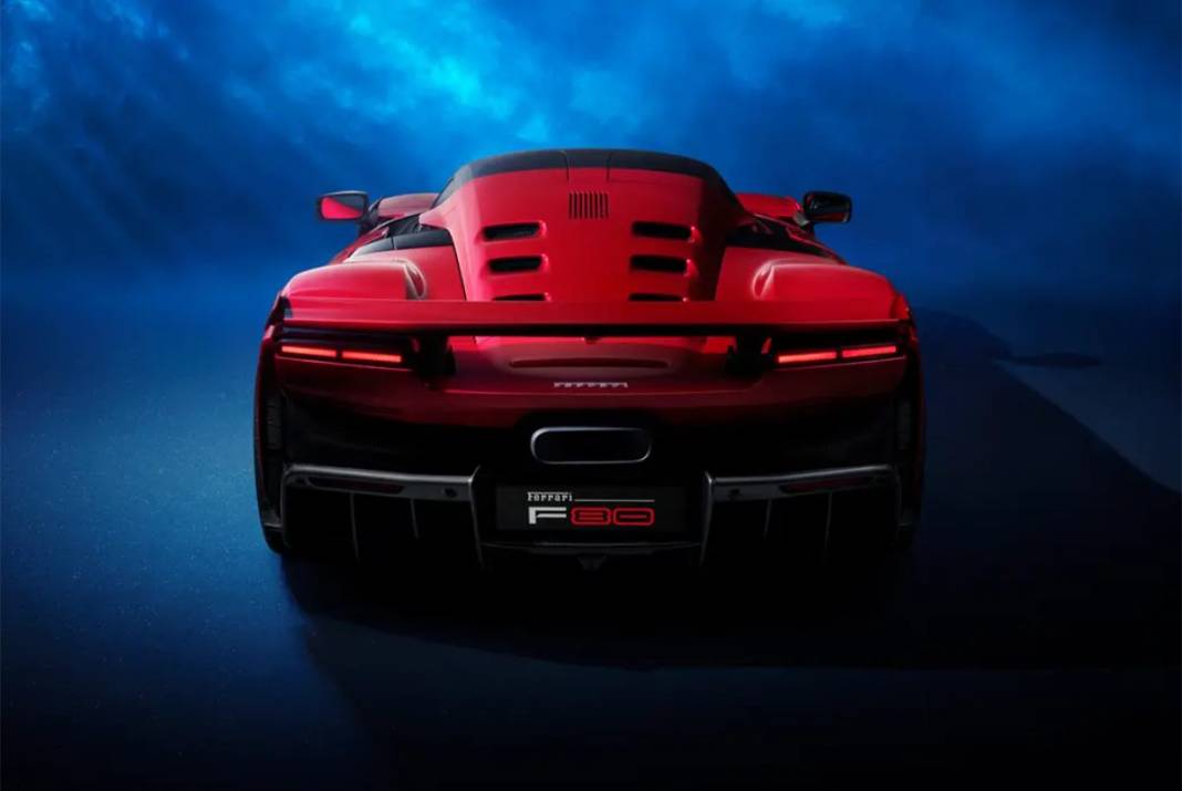 Bu arabayı Türkiye'de sadece iki kişi alabildi! Fiyatı 400 milyon lira 2